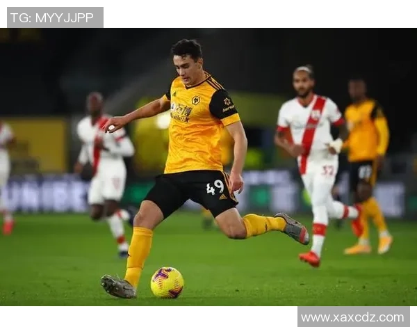 未来之星：足球最强10位后卫球员的崛起与辉煌展望